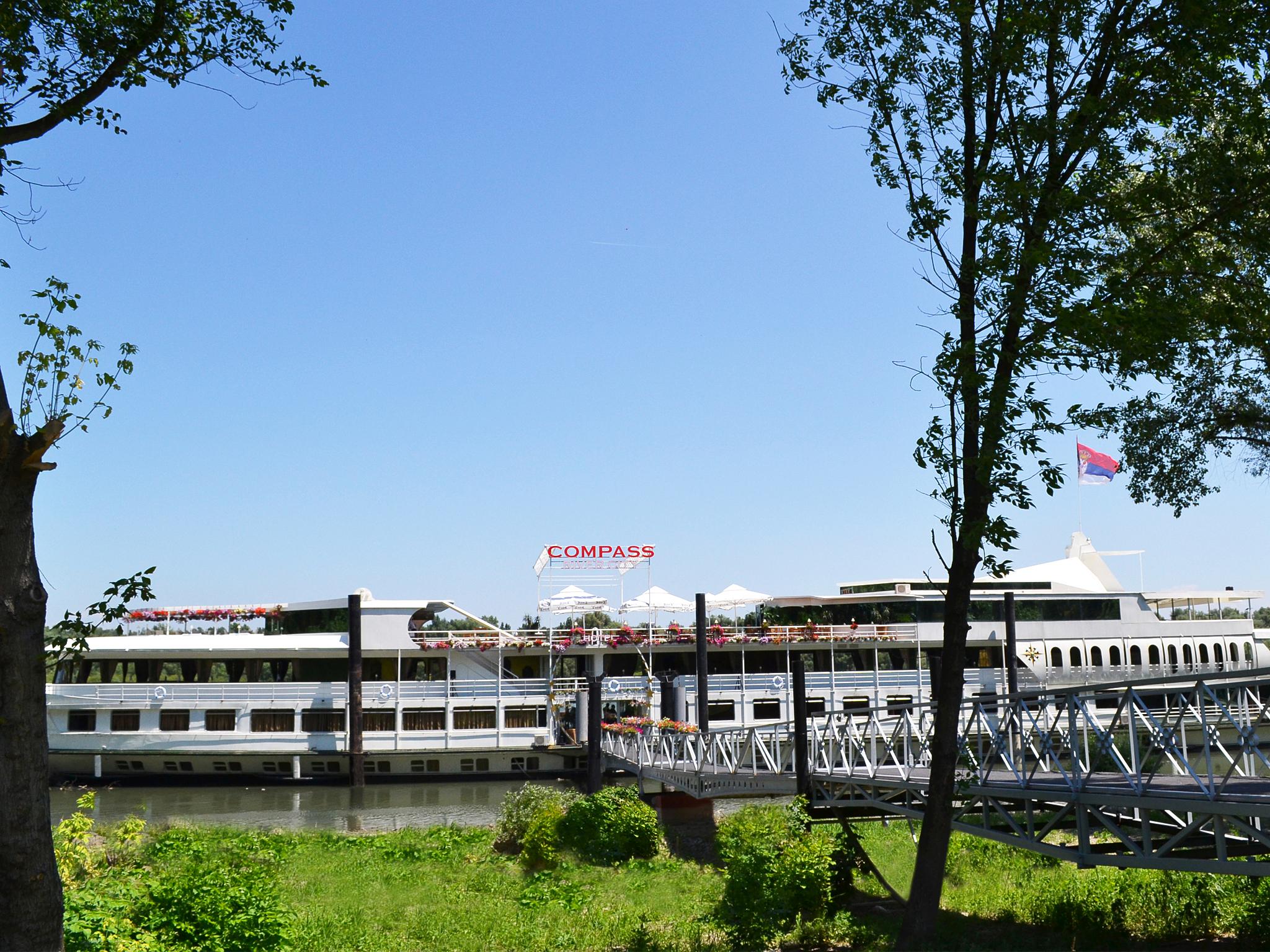 Compass River City Hotel