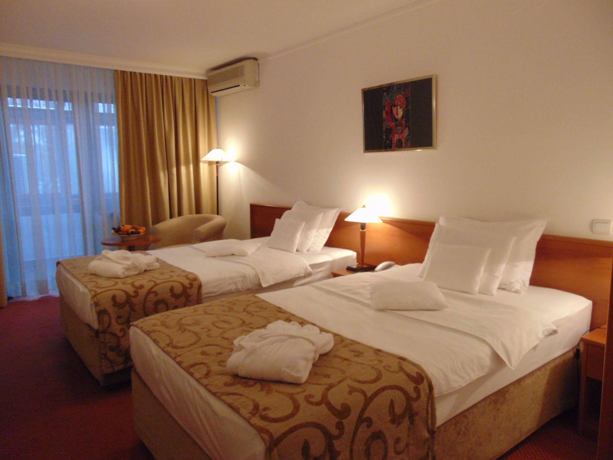 Hotel M