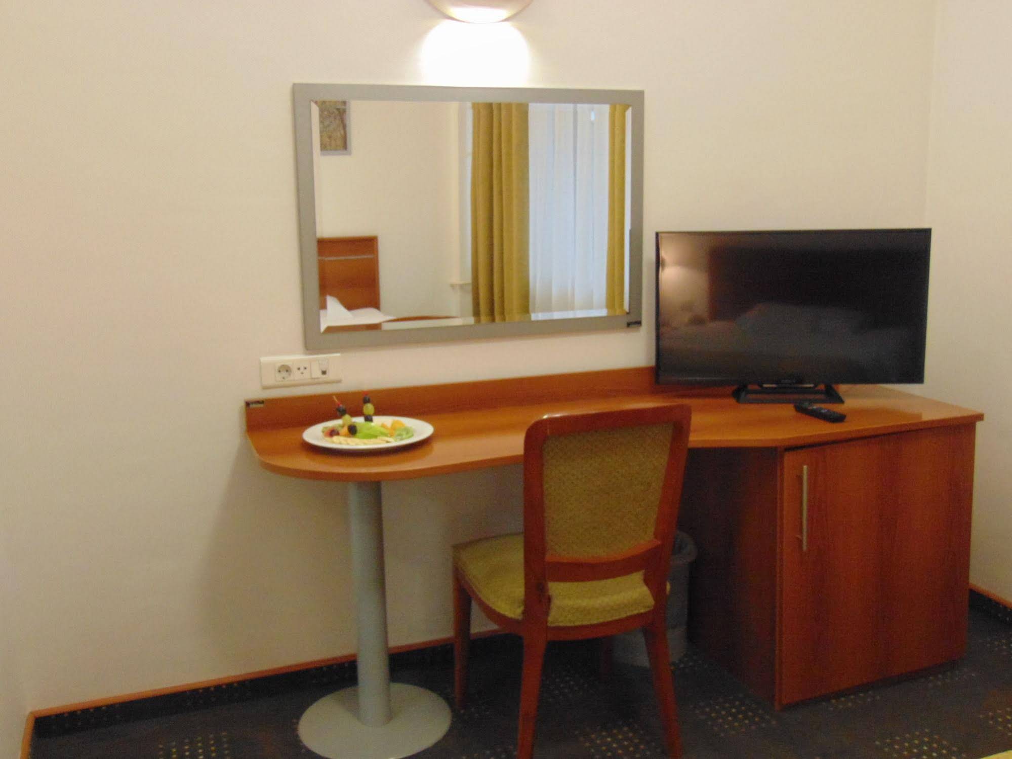 Hotel M