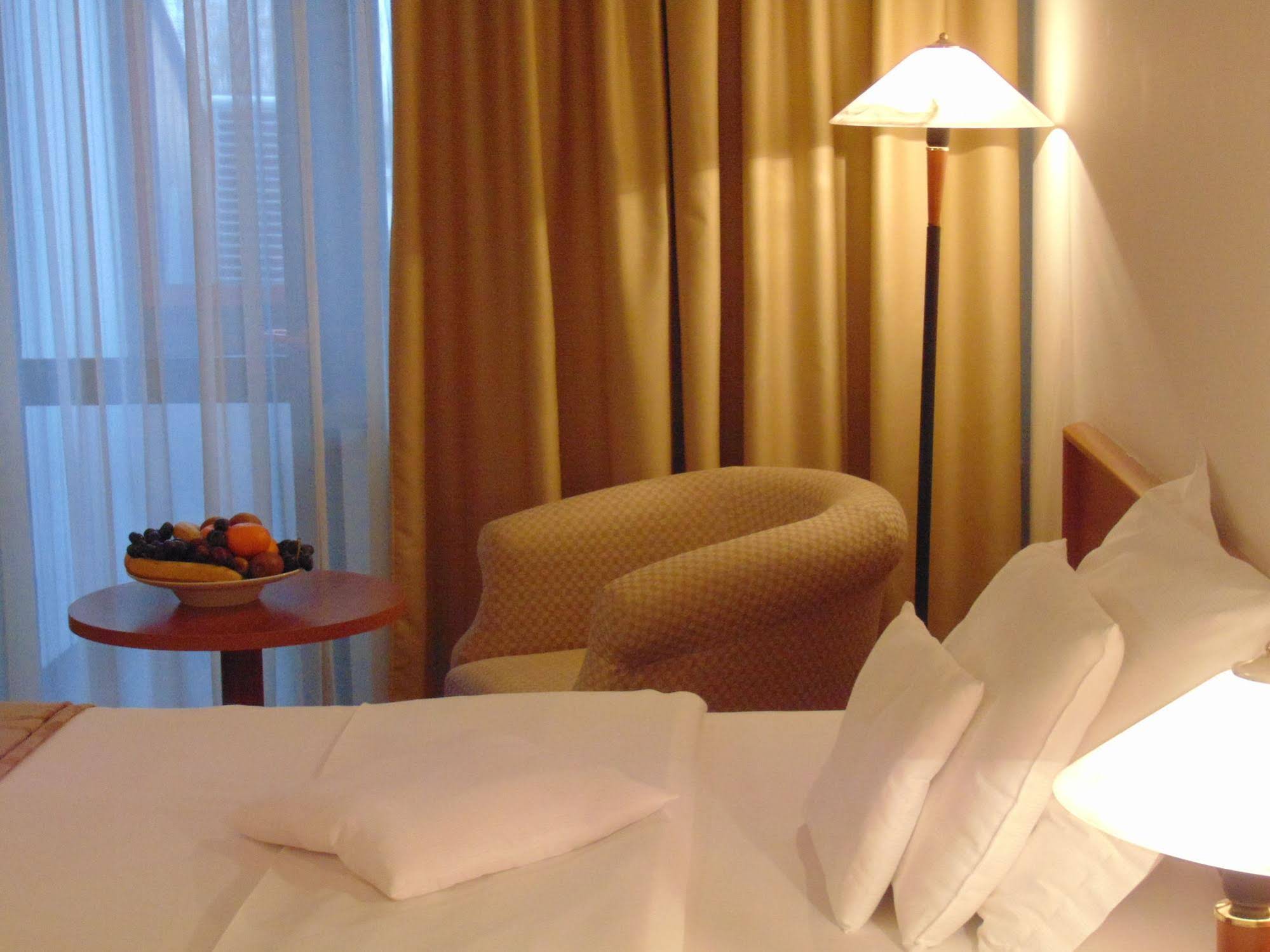 Hotel M