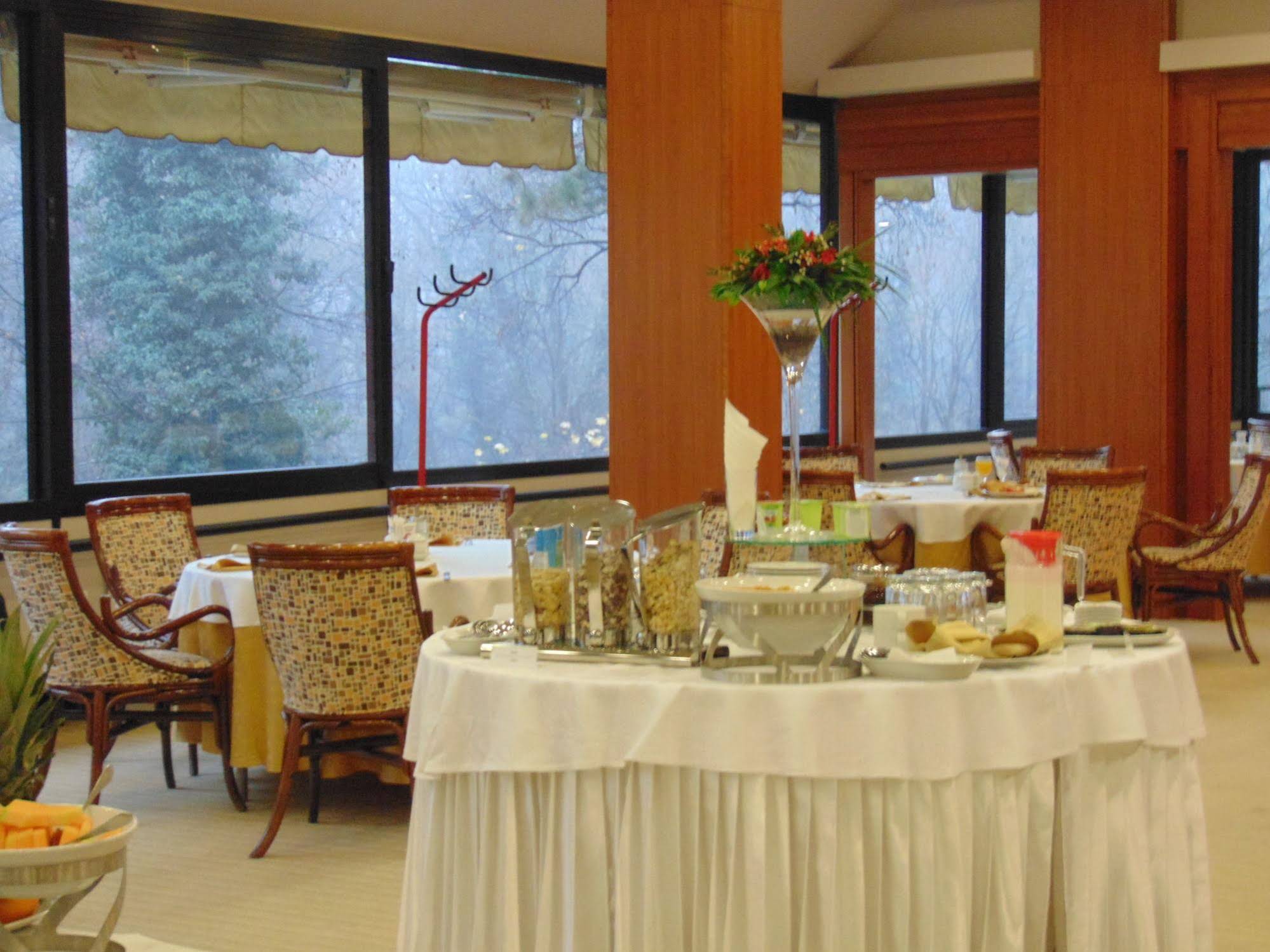 Hotel M