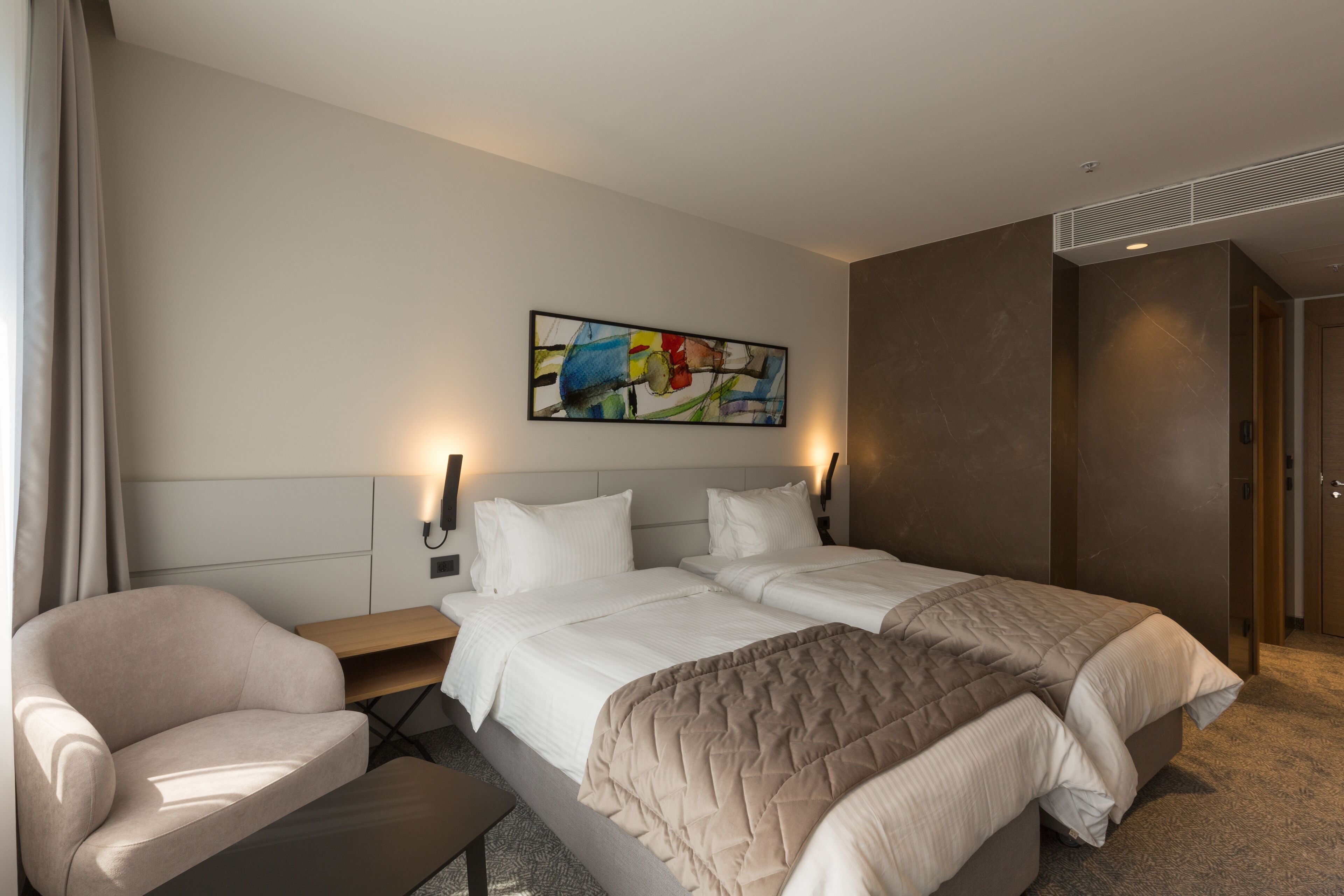 Hotel Mona Plaza