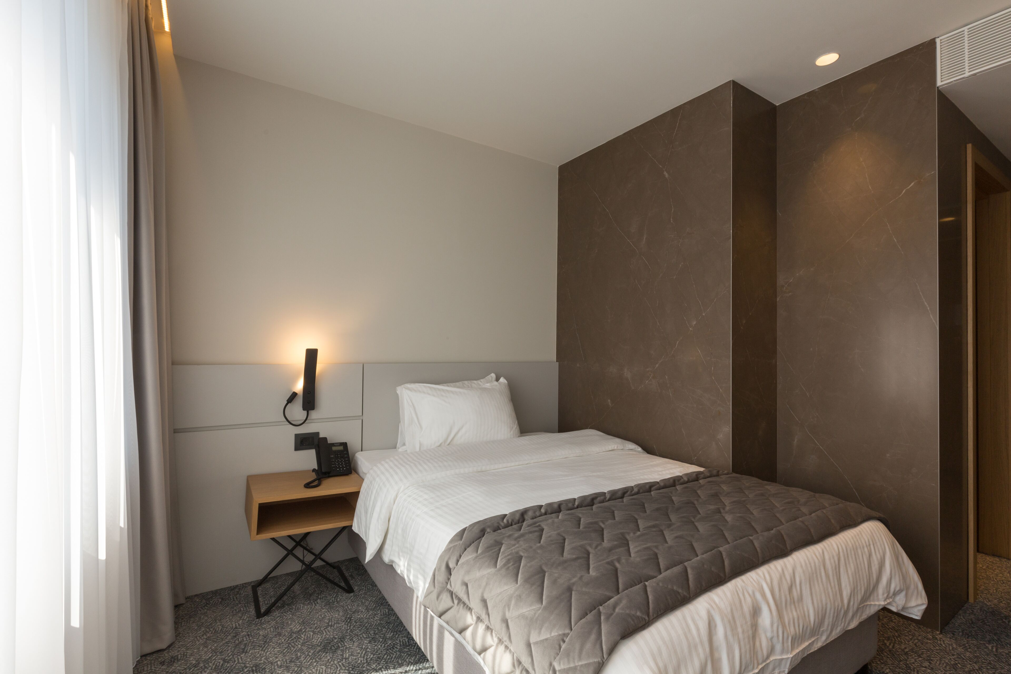 Hotel Mona Plaza