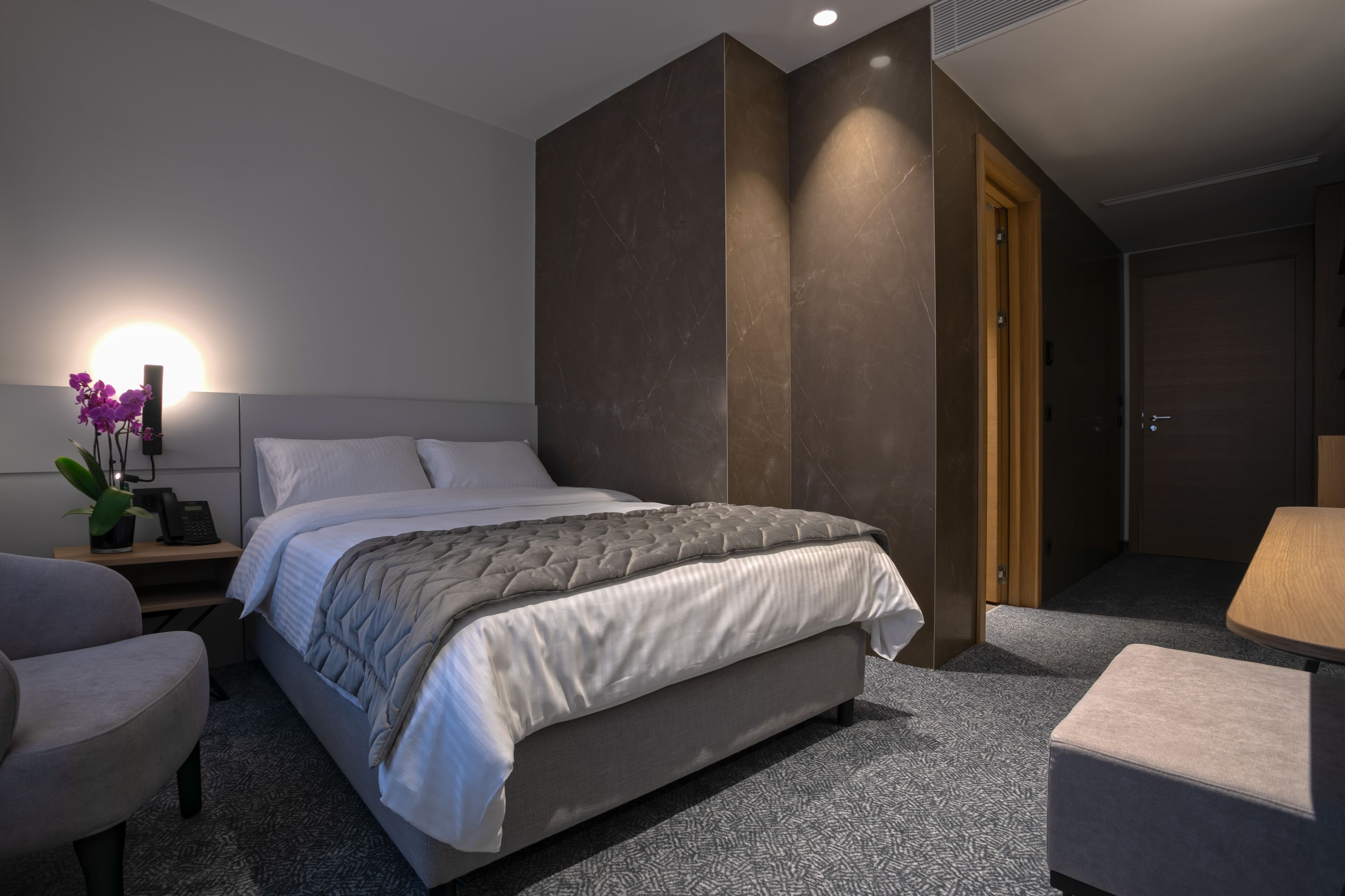 Hotel Mona Plaza