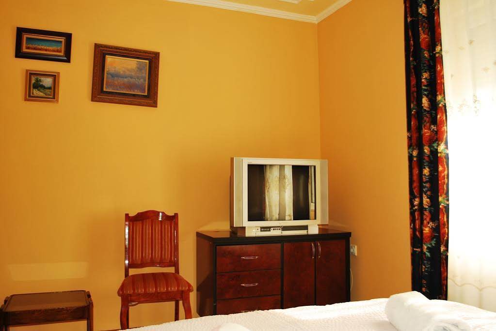 Hostel Podbara