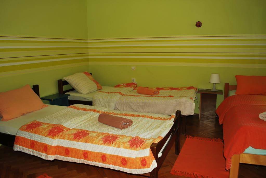 Hostel Podbara