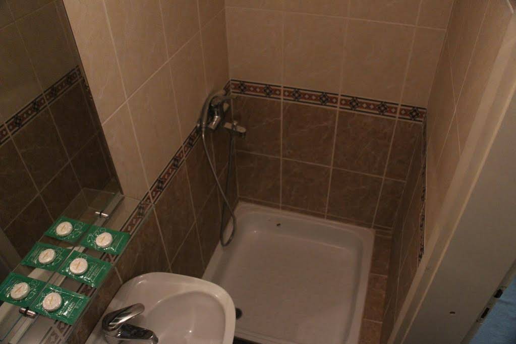 Hostel S