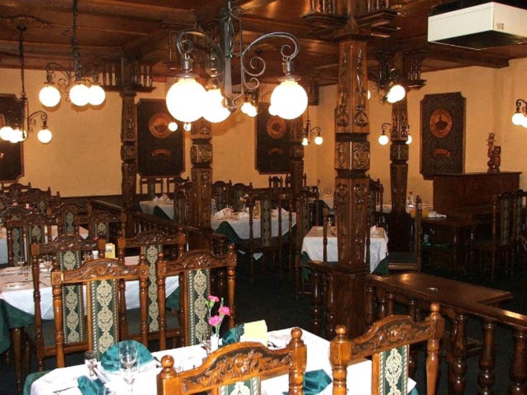 Postoyaly Dvor Rus