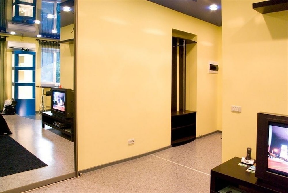 Apartment Megapolis On Koltsovskaya 30A