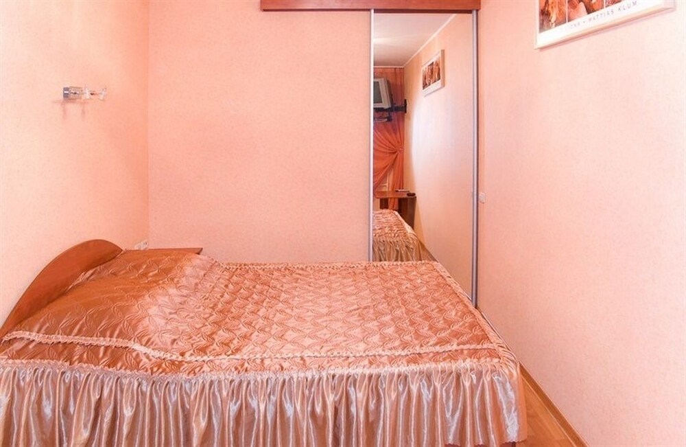Apartment Megapolis On Koltsovskaya 30A