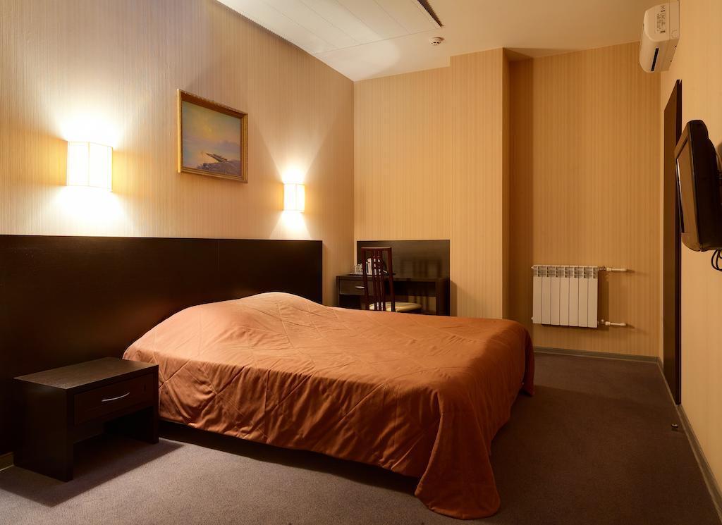 Parade Hotel