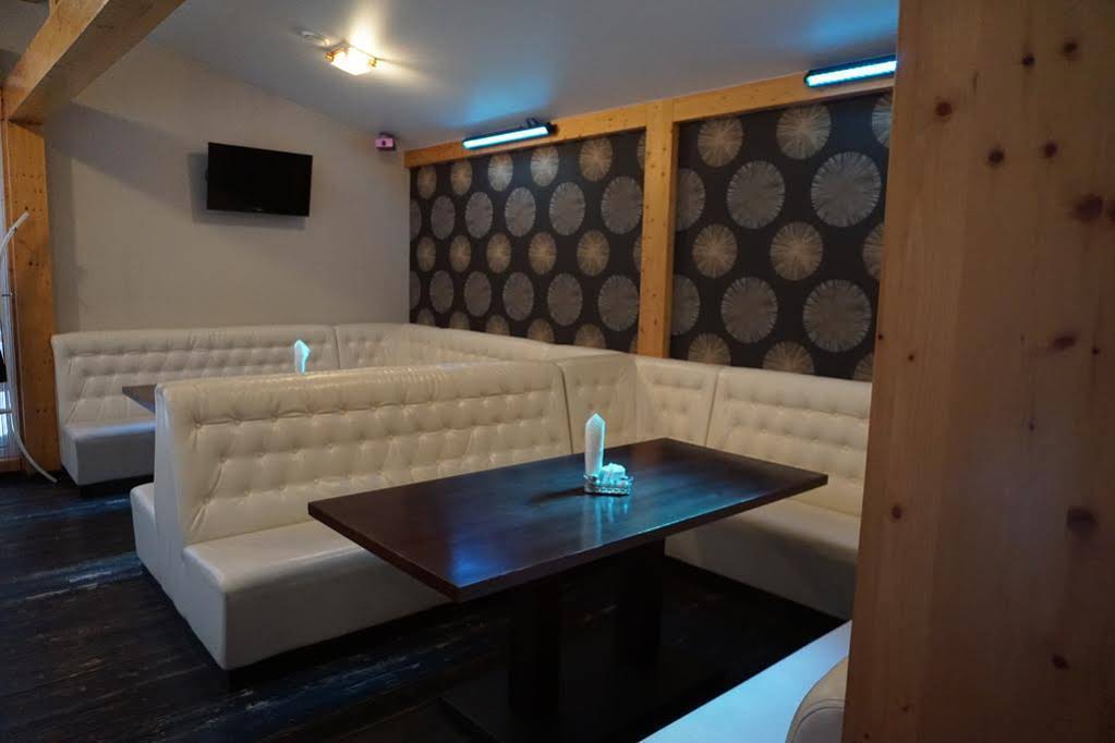 Yar Hotel