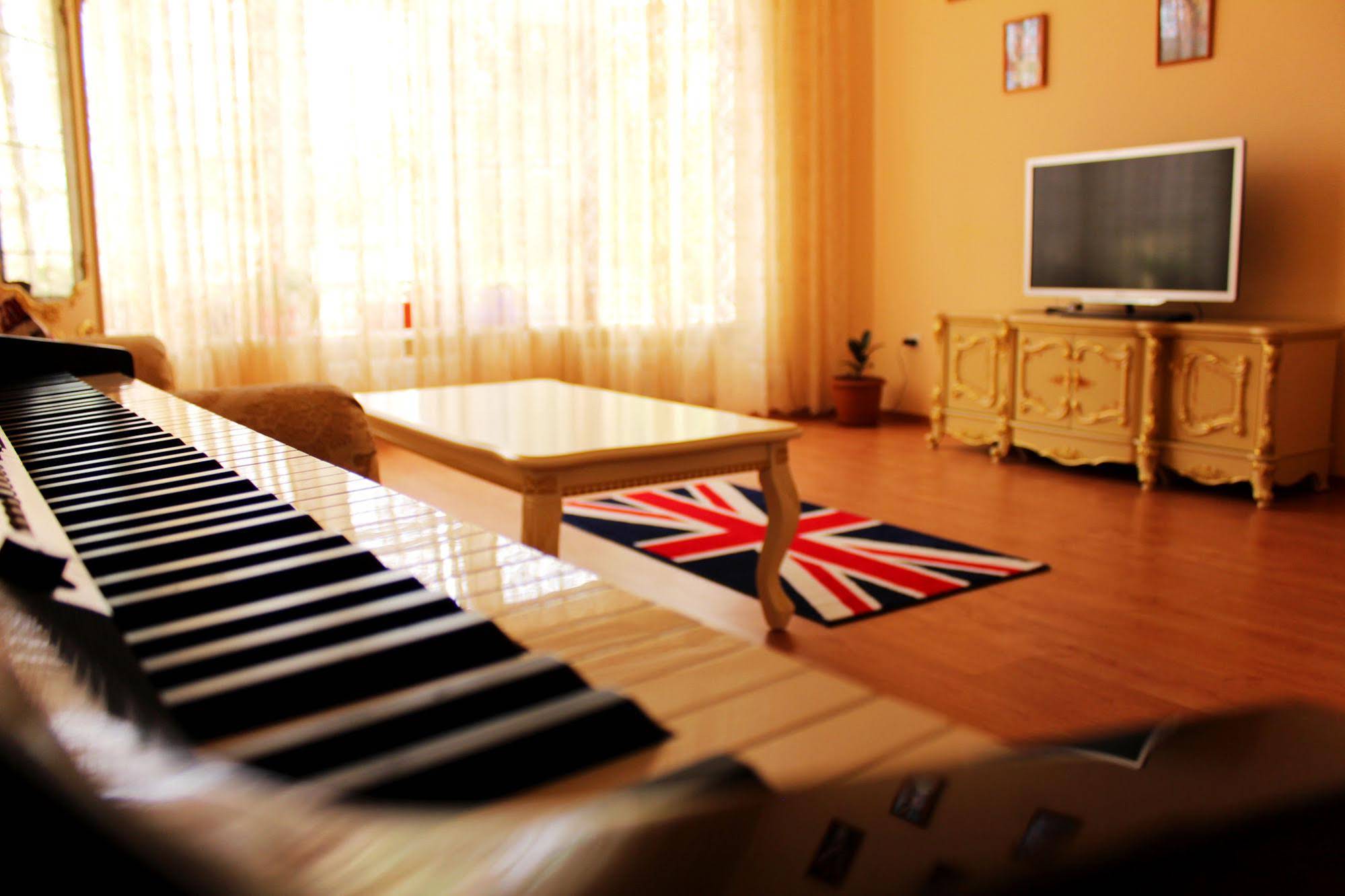 Sherlock Homes Hostel