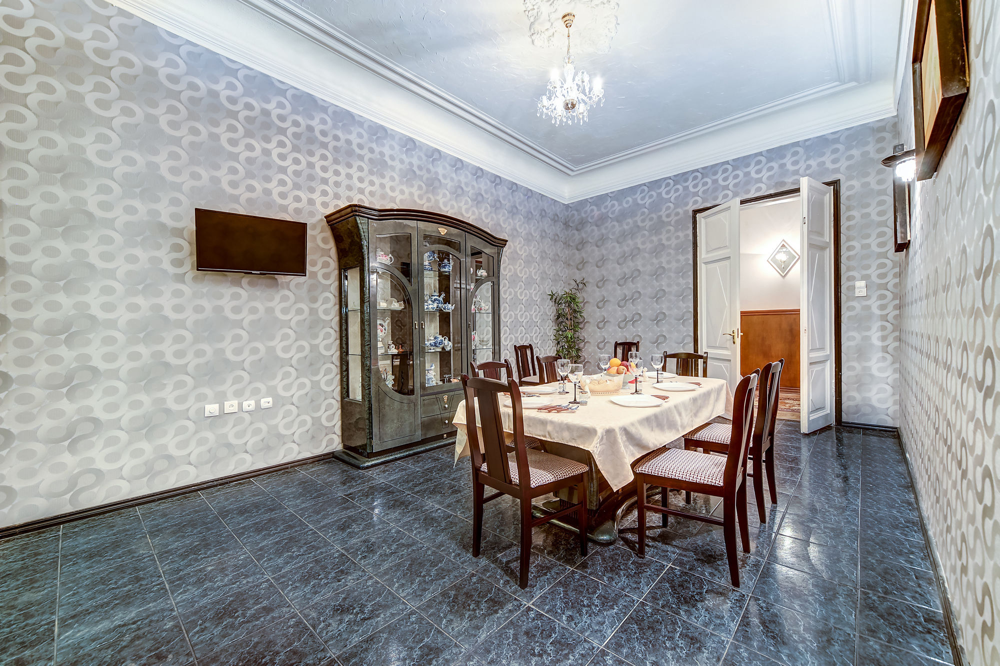 Ambitus Hotel