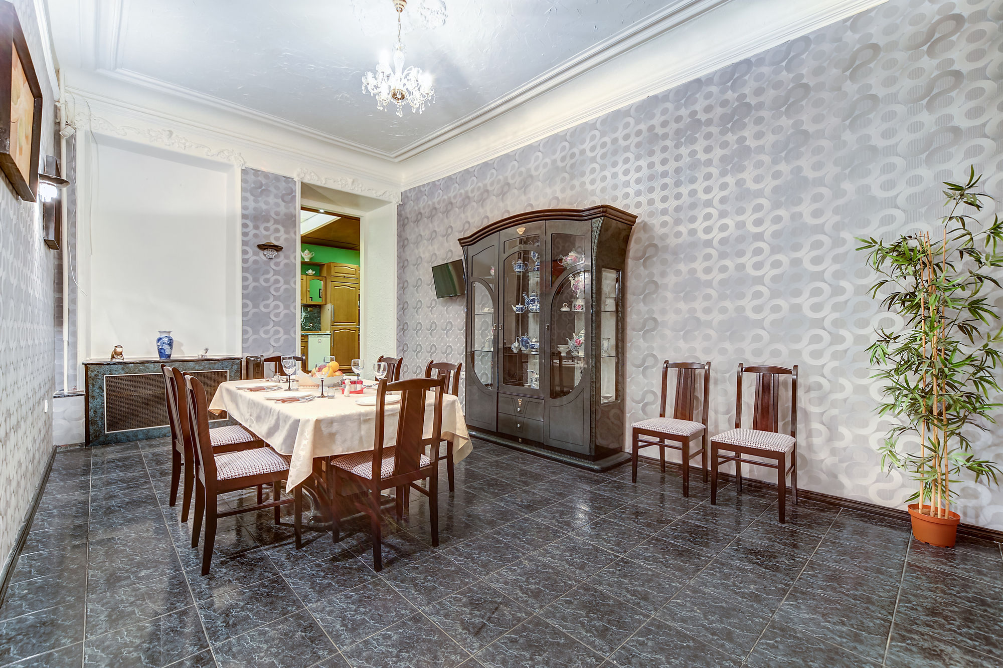Ambitus Hotel