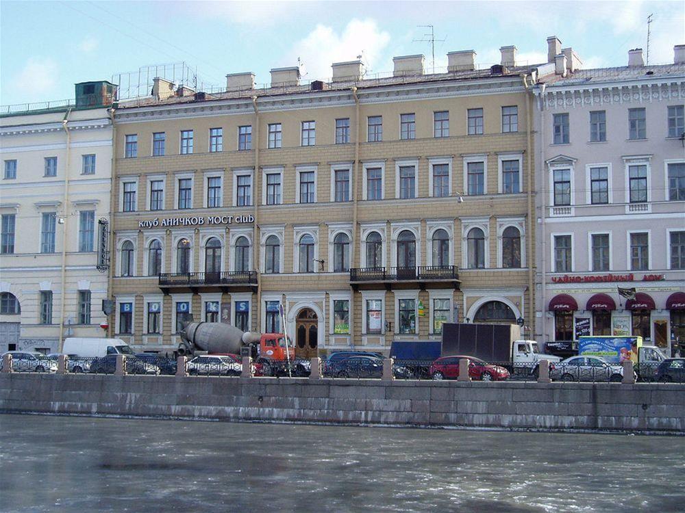 Anichkov Bridge Hotel