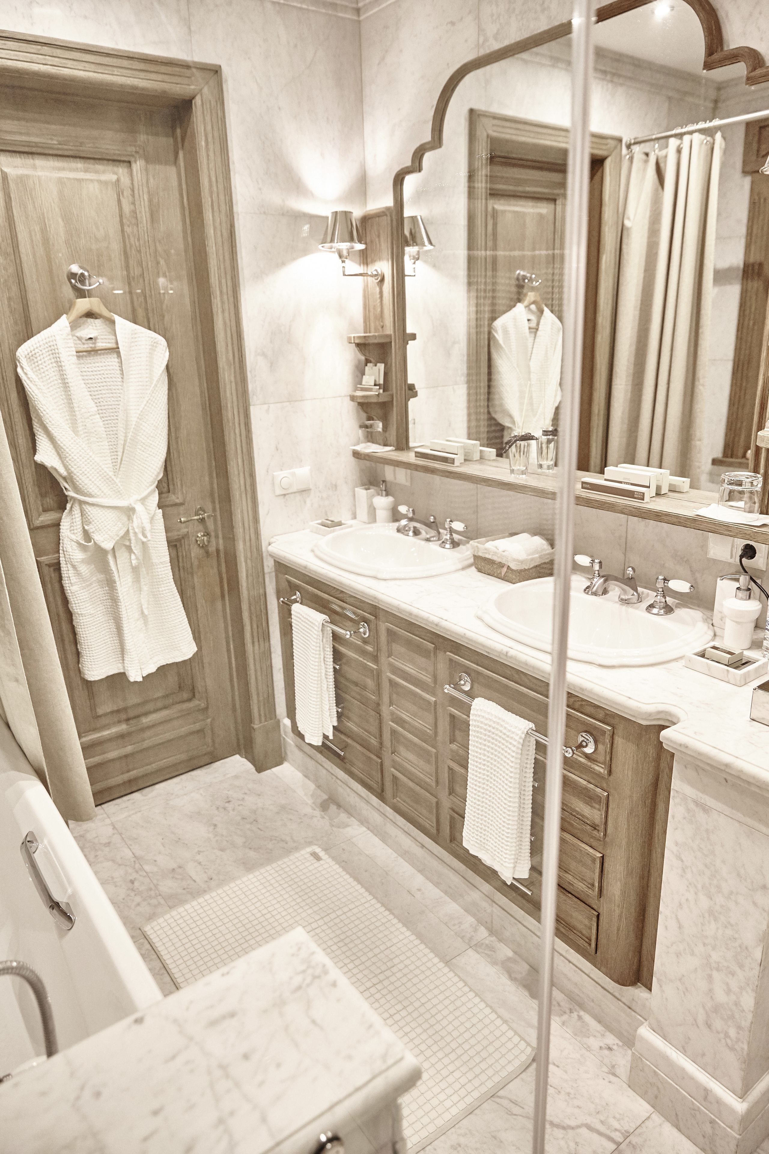 Dom 16 by Ginza Hotels