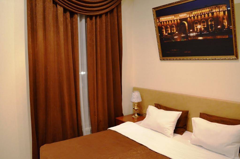 Hotel Ani