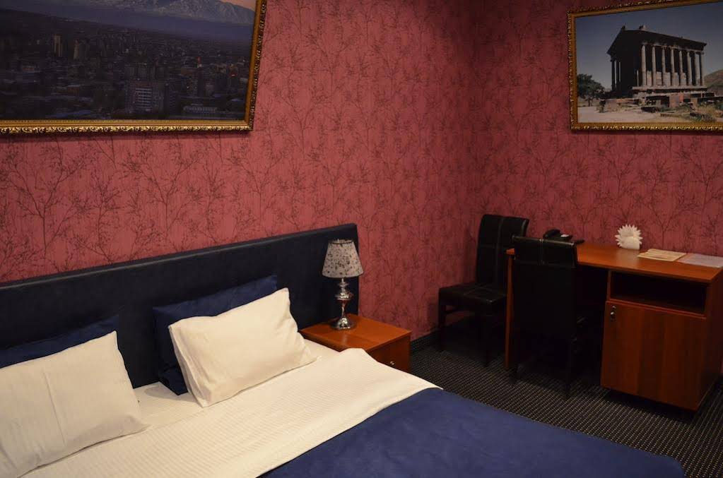 Hotel Ani