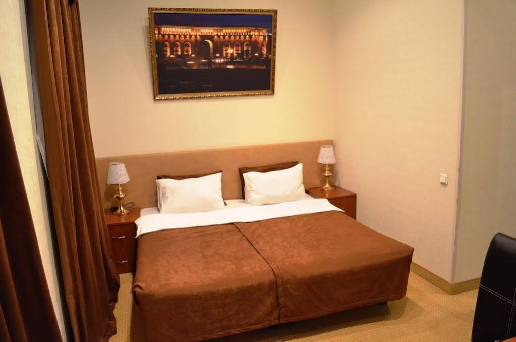 Hotel Ani