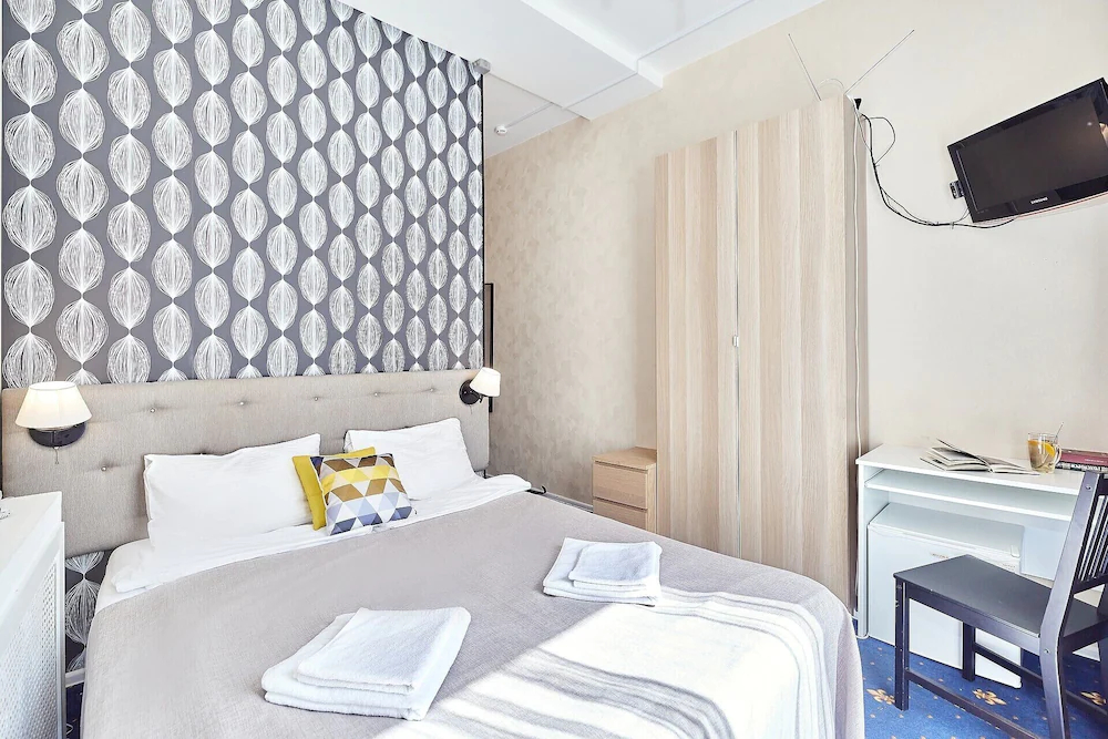Seven Bridges Hotel