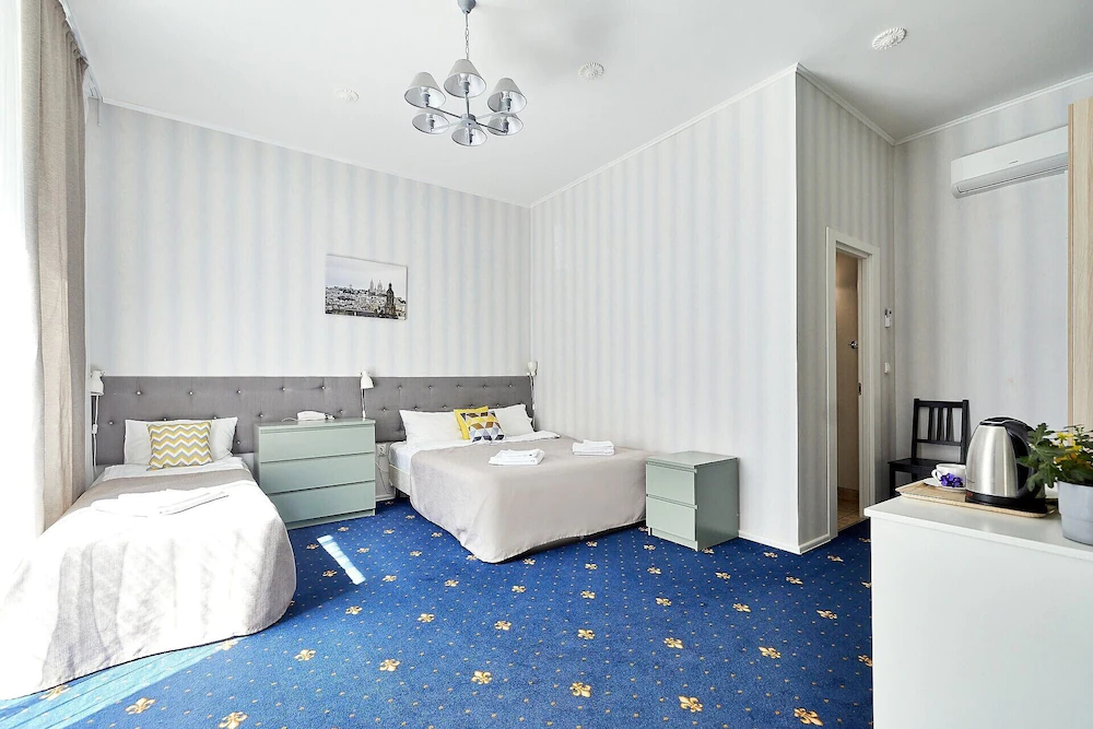 Seven Bridges Hotel