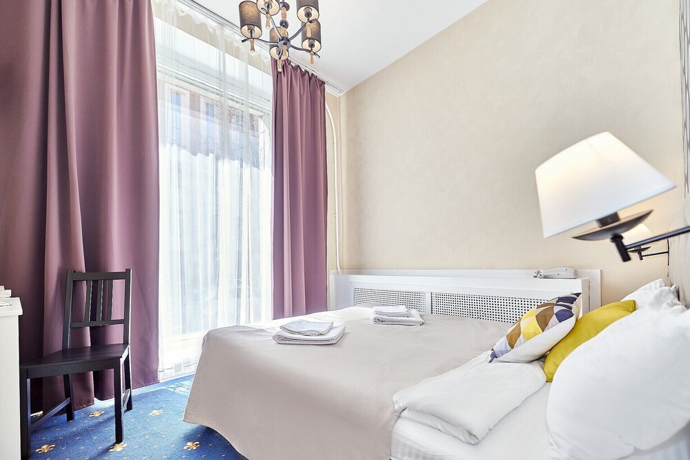 Seven Bridges Hotel