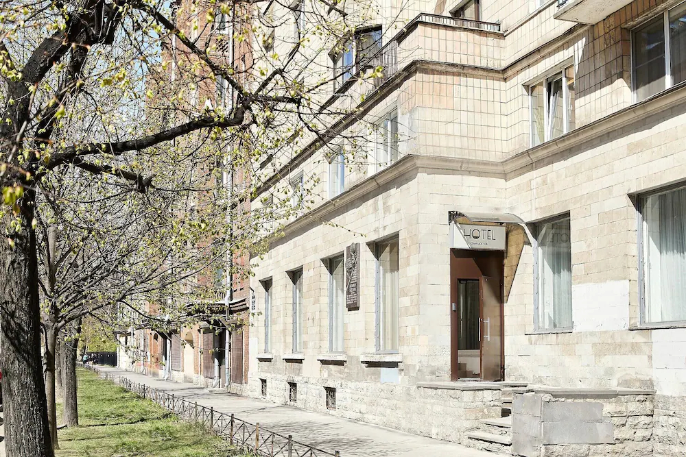 Seven Bridges Hotel