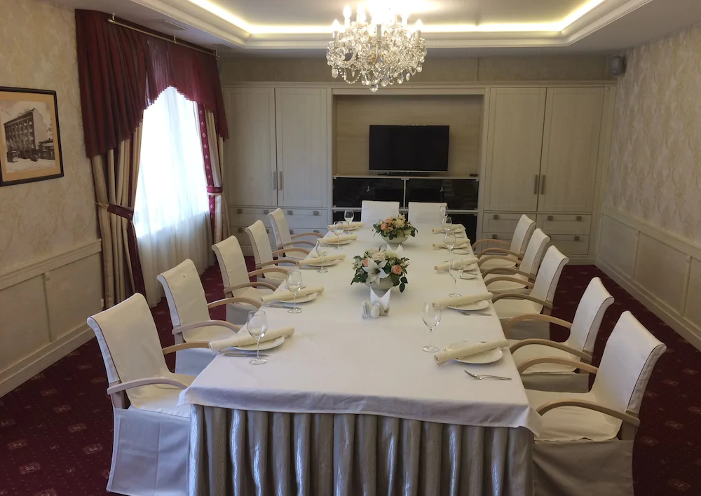 Vyborg Hotel
