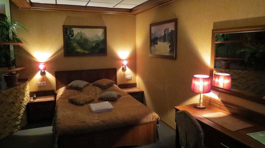 Esmerald Hotel