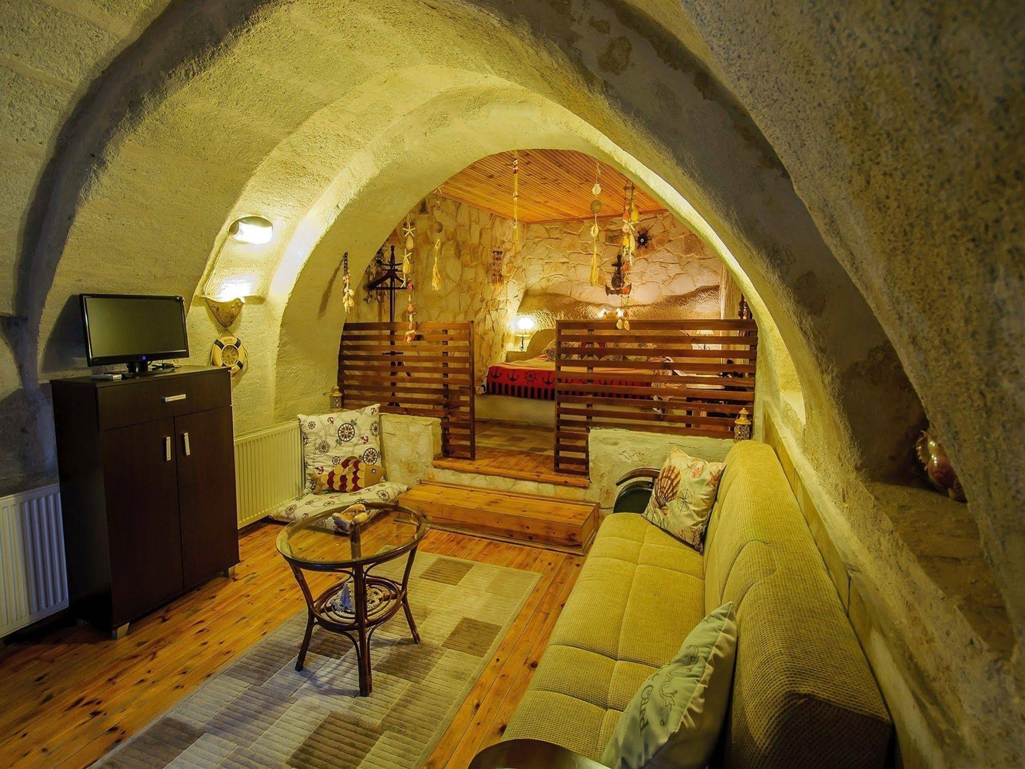 Adanos Konuk Evi