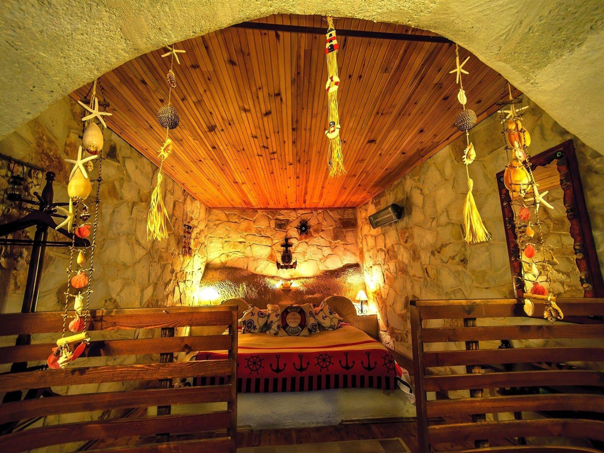 Adanos Konuk Evi