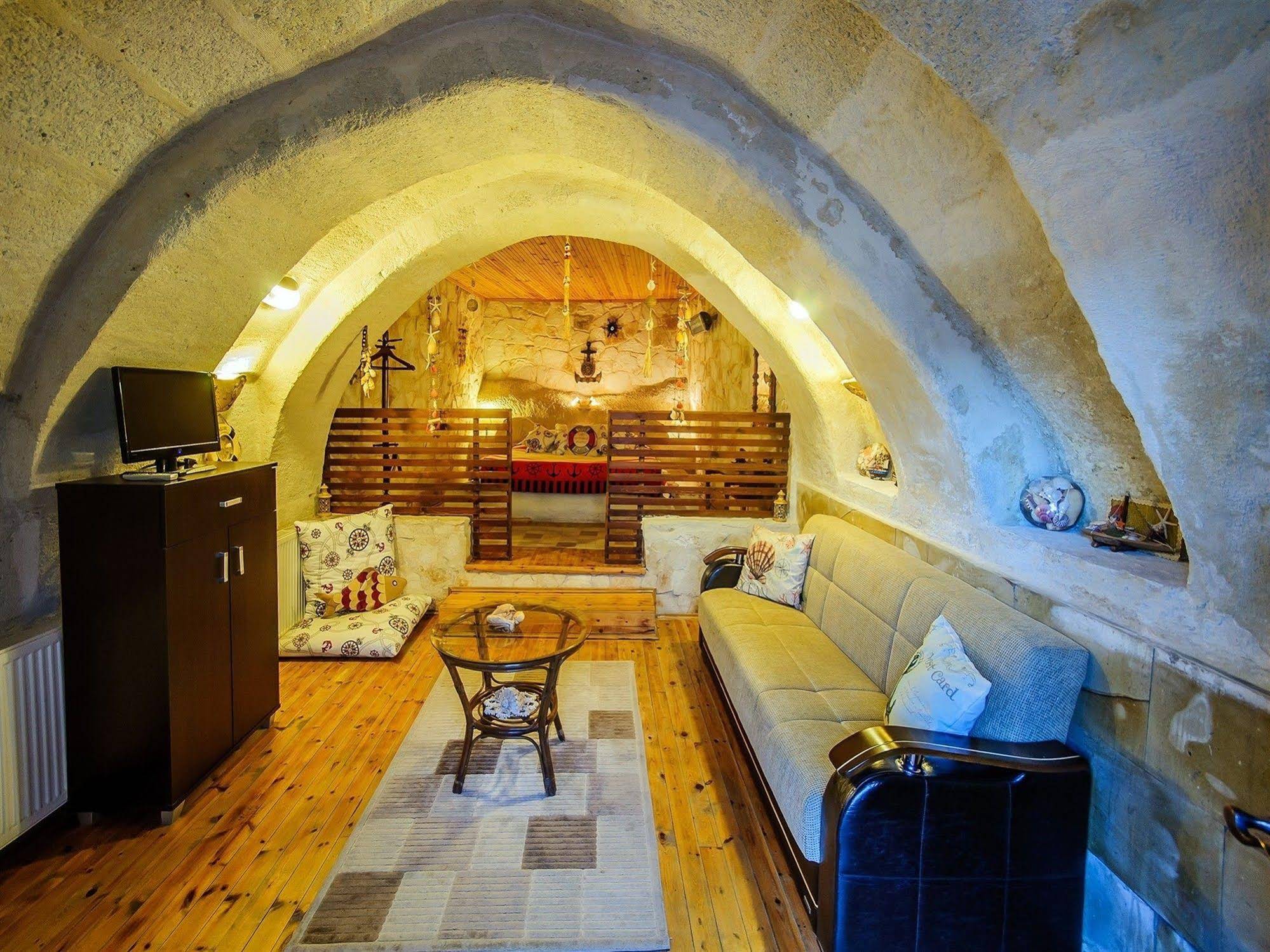 Adanos Konuk Evi