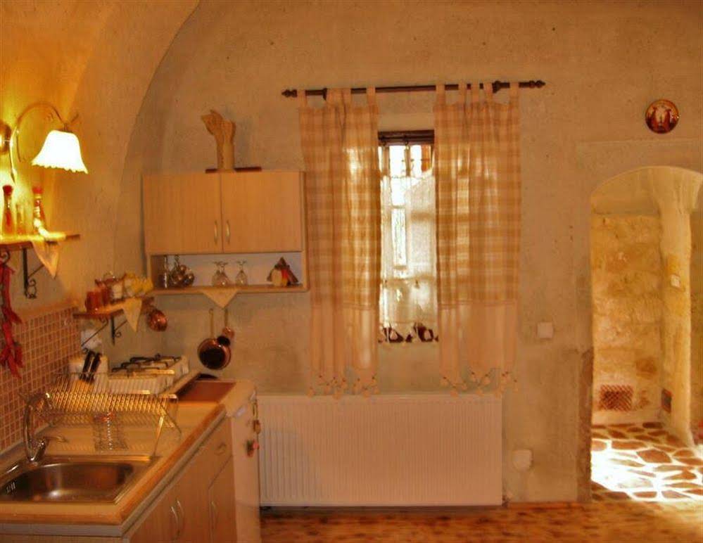 Adanos Konuk Evi
