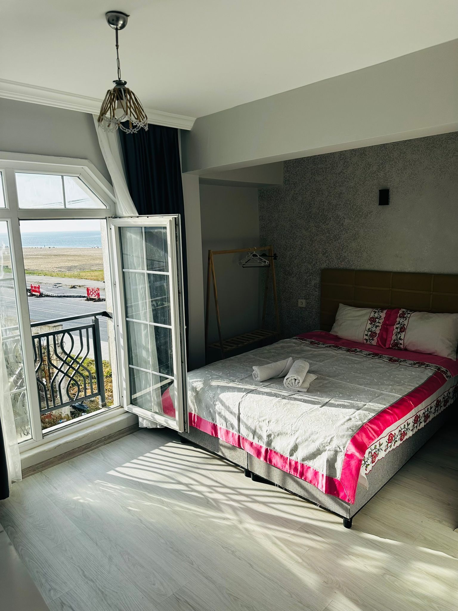 Airport Black Sea Hotel & Restaurant