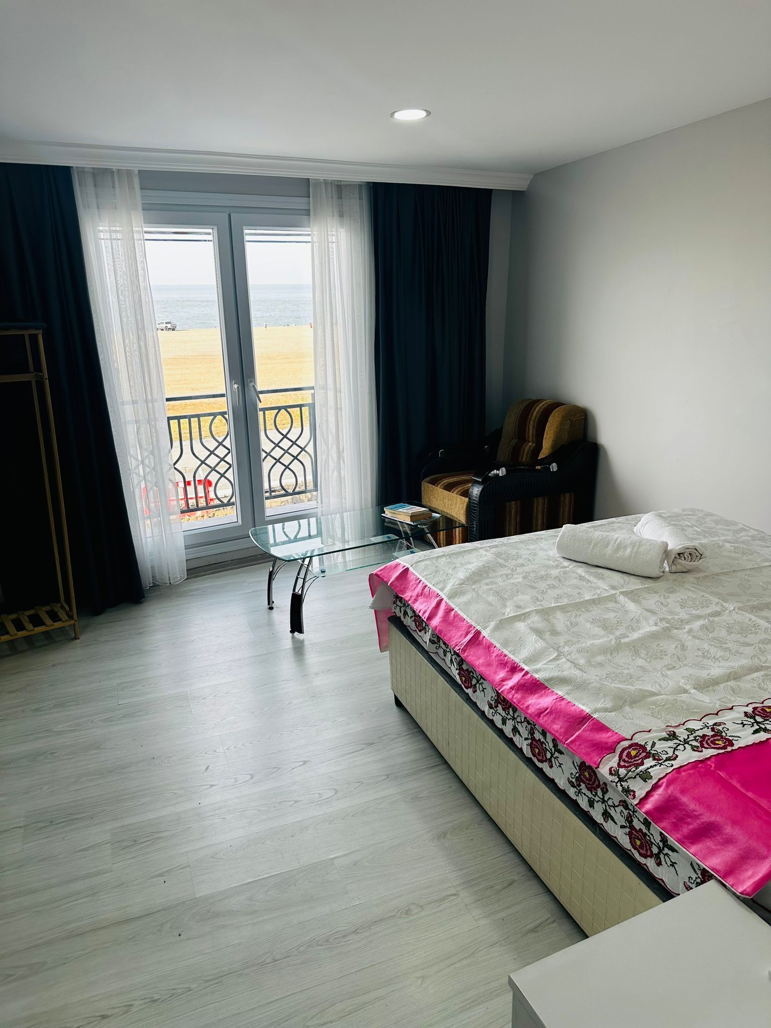 Airport Black Sea Hotel & Restaurant