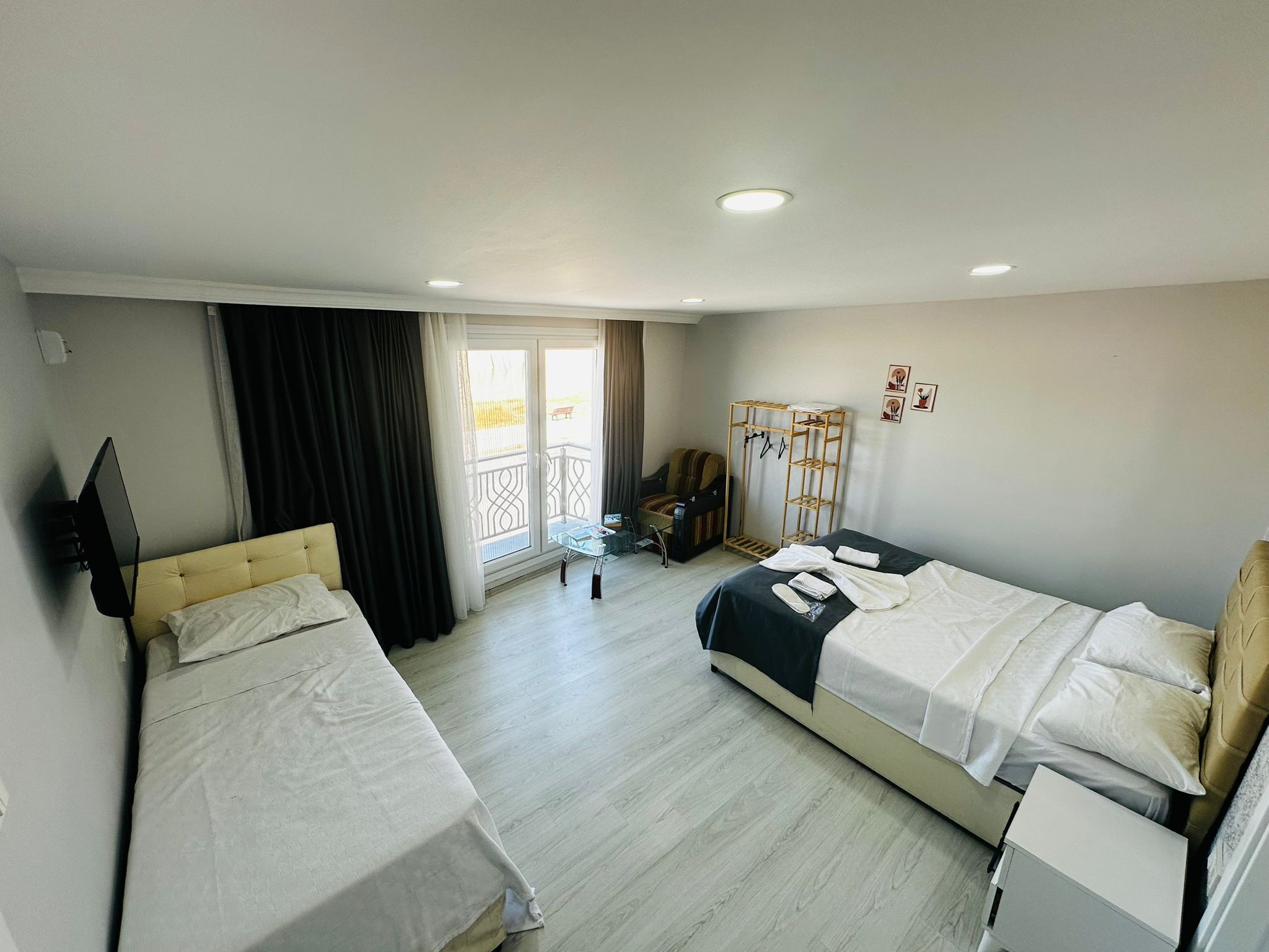 Airport Black Sea Hotel & Restaurant