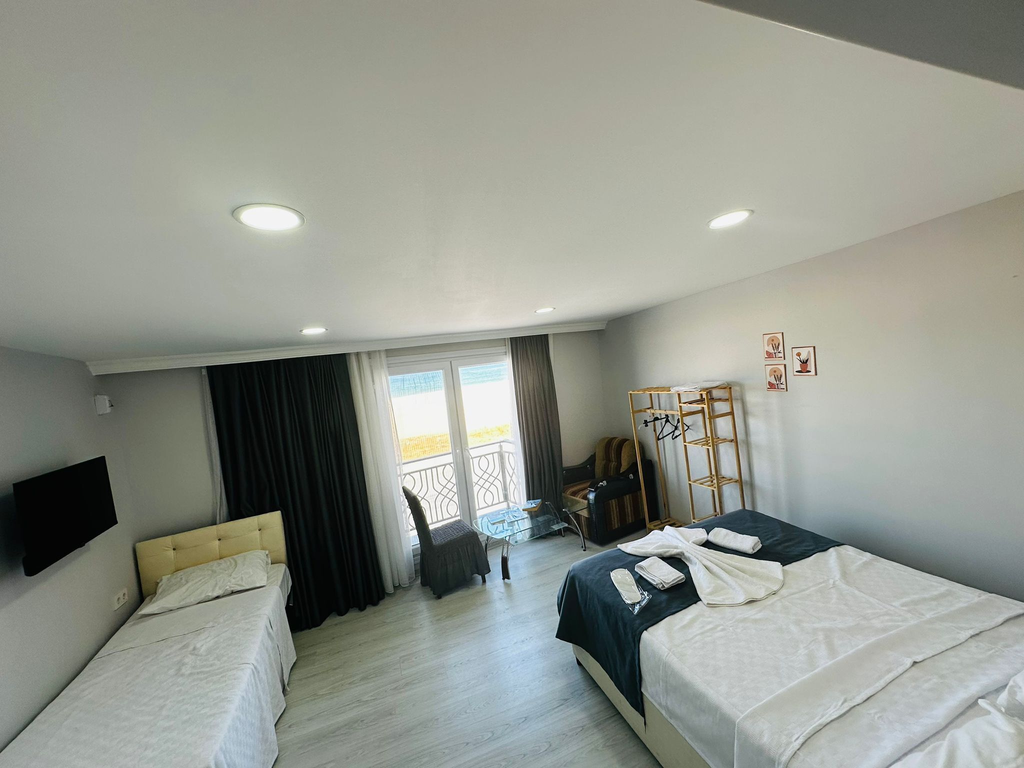 Airport Black Sea Hotel & Restaurant