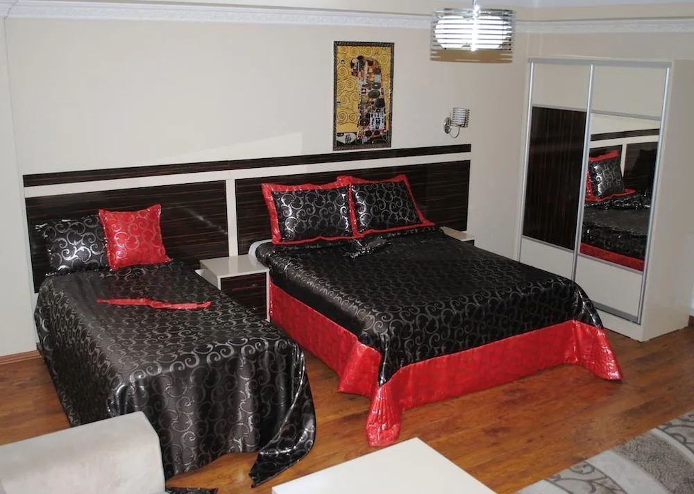 Diamond Suite & Residence