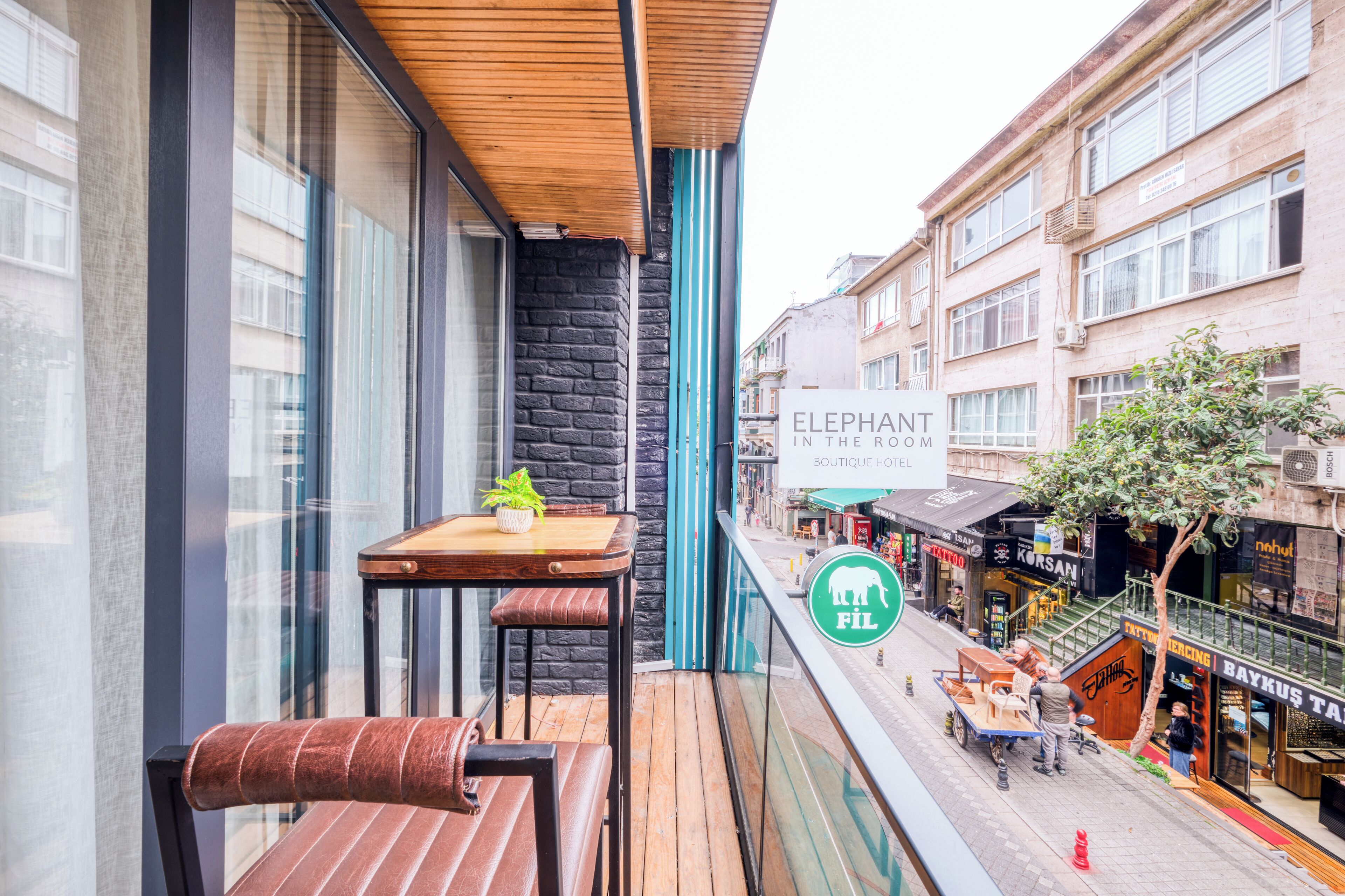 Elephant In The Room Hotel