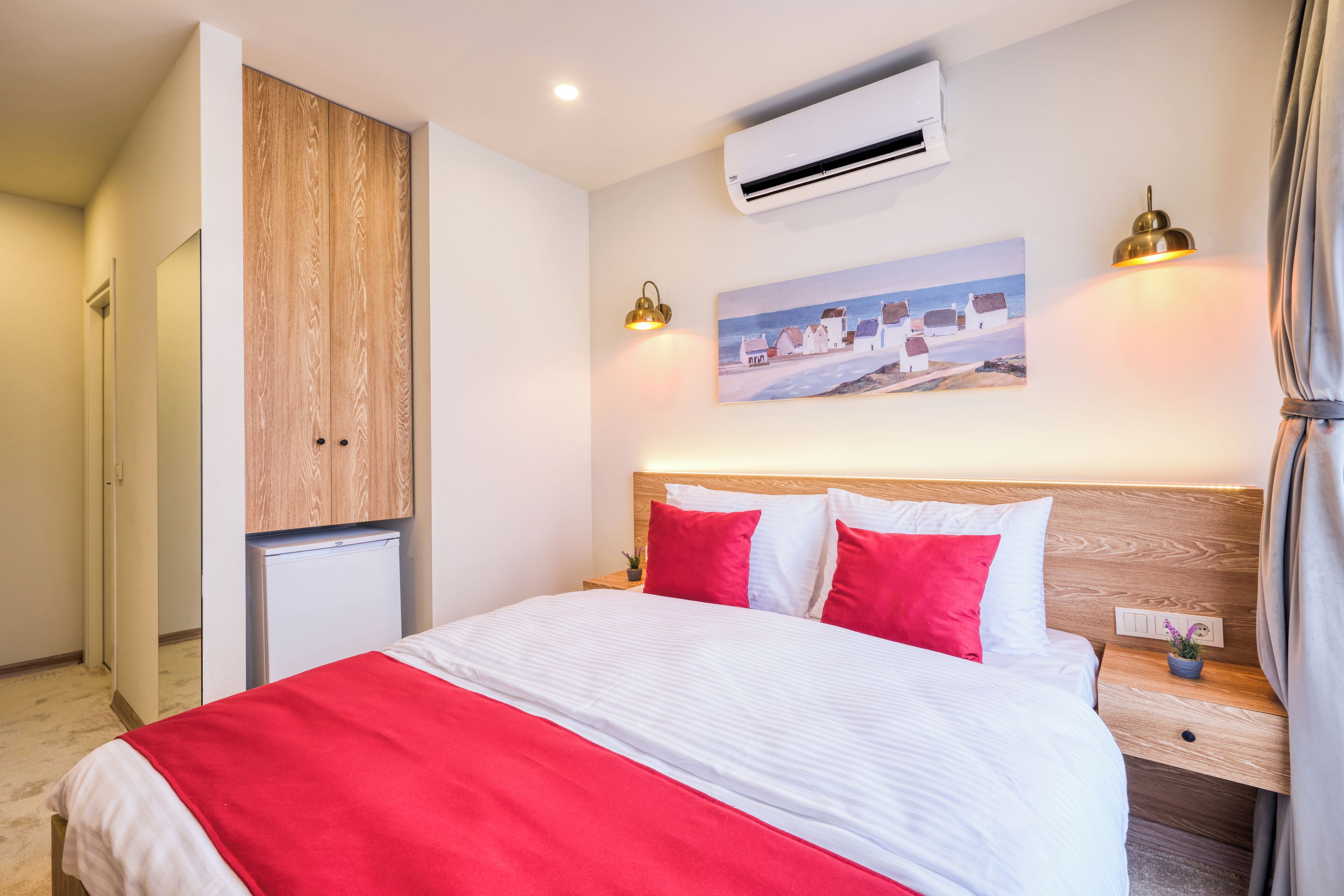 Elephant In The Room Hotel