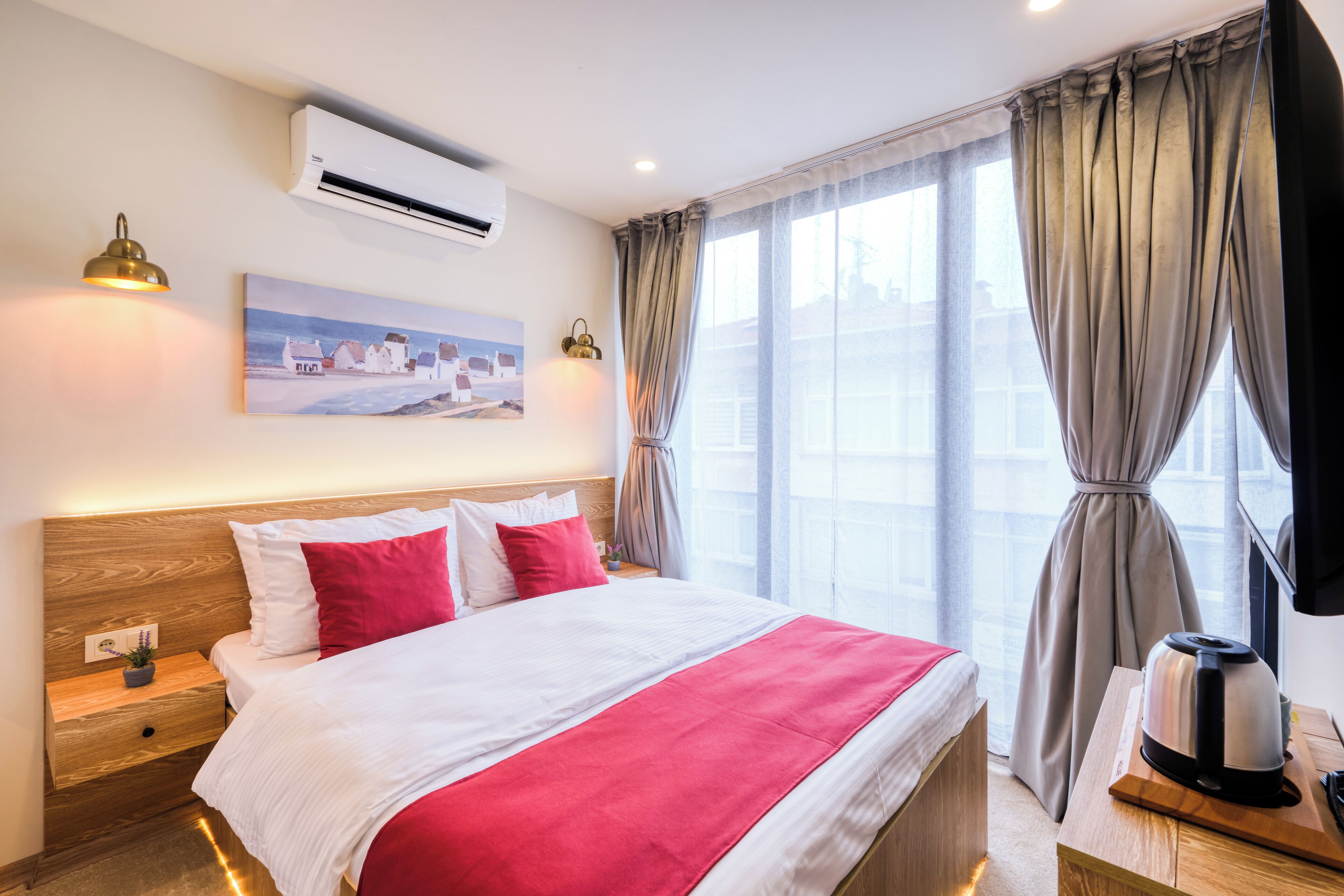 Elephant In The Room Hotel