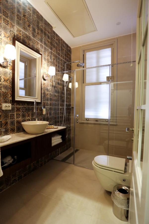 Fuga Hotel Constantinidis