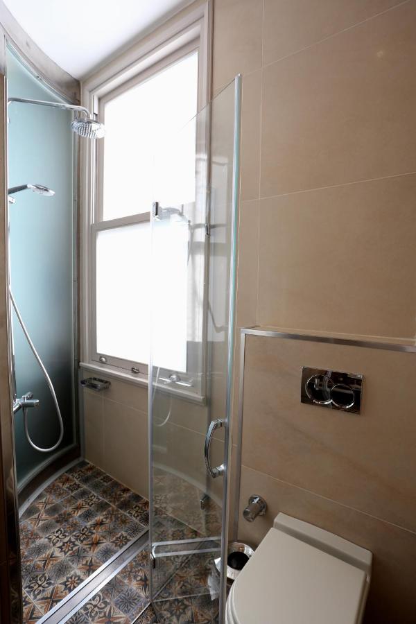 Fuga Hotel Constantinidis