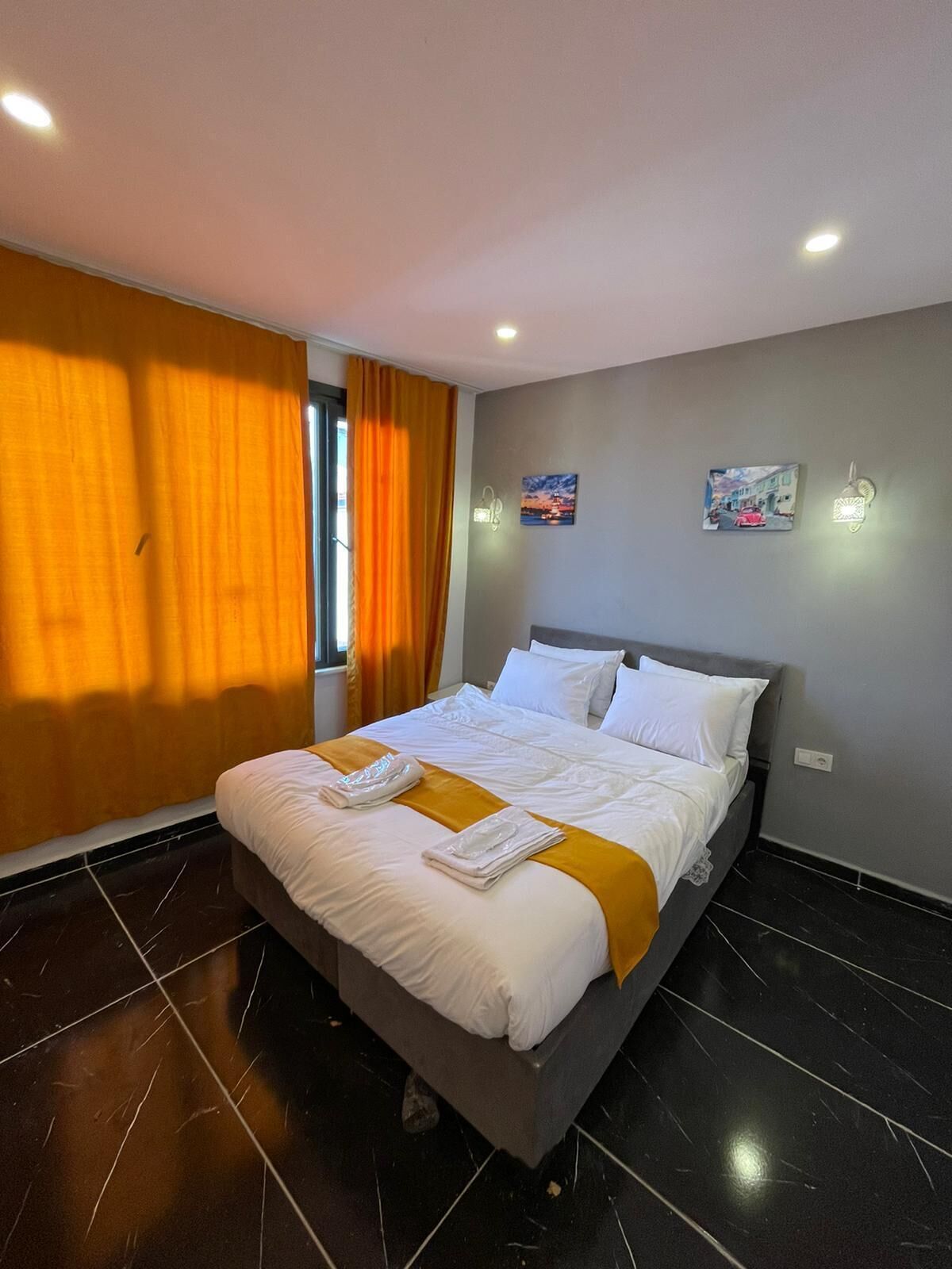 Happy Dreams Apart Hotel