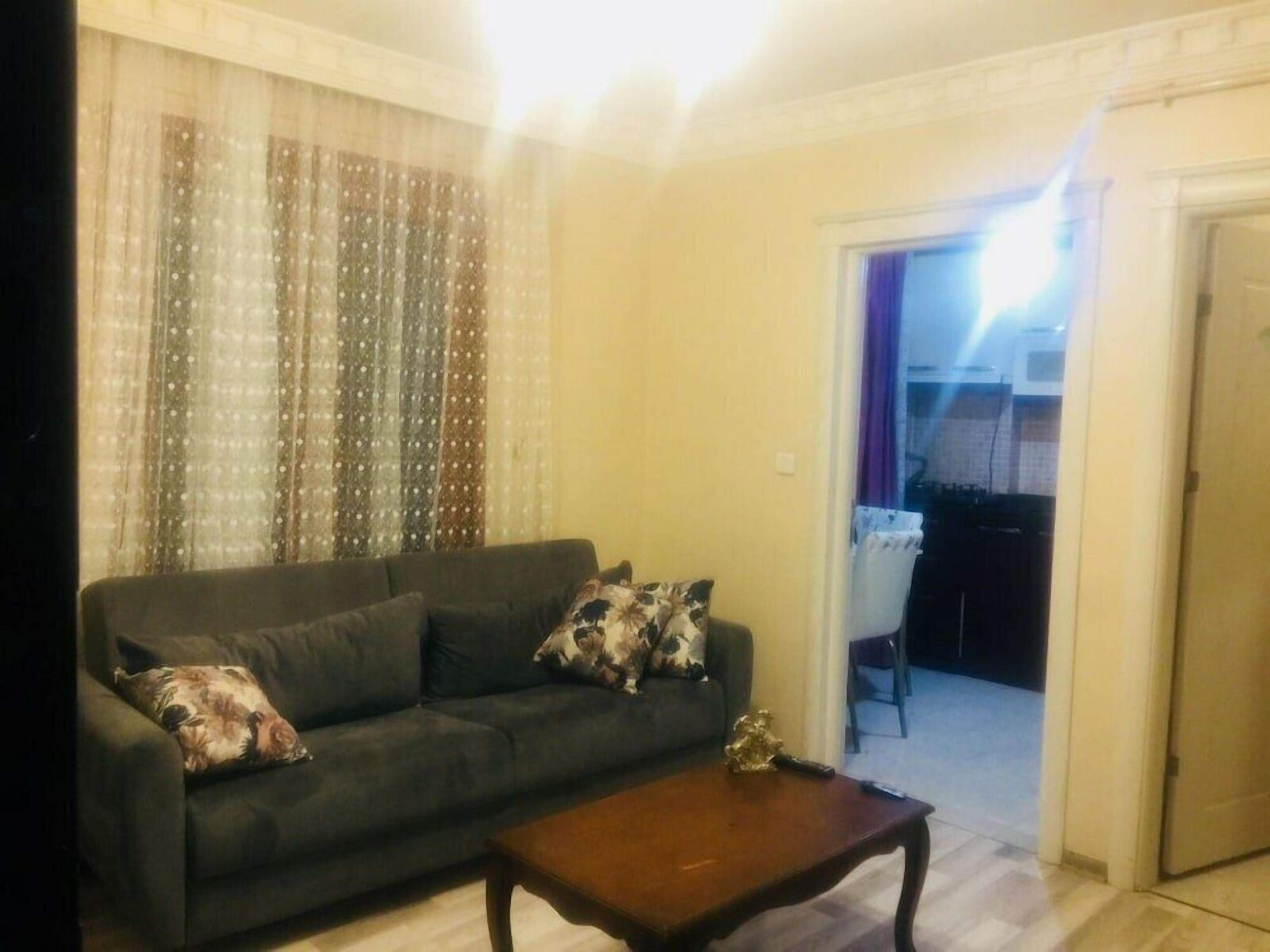 Happy Dreams Apart Hotel