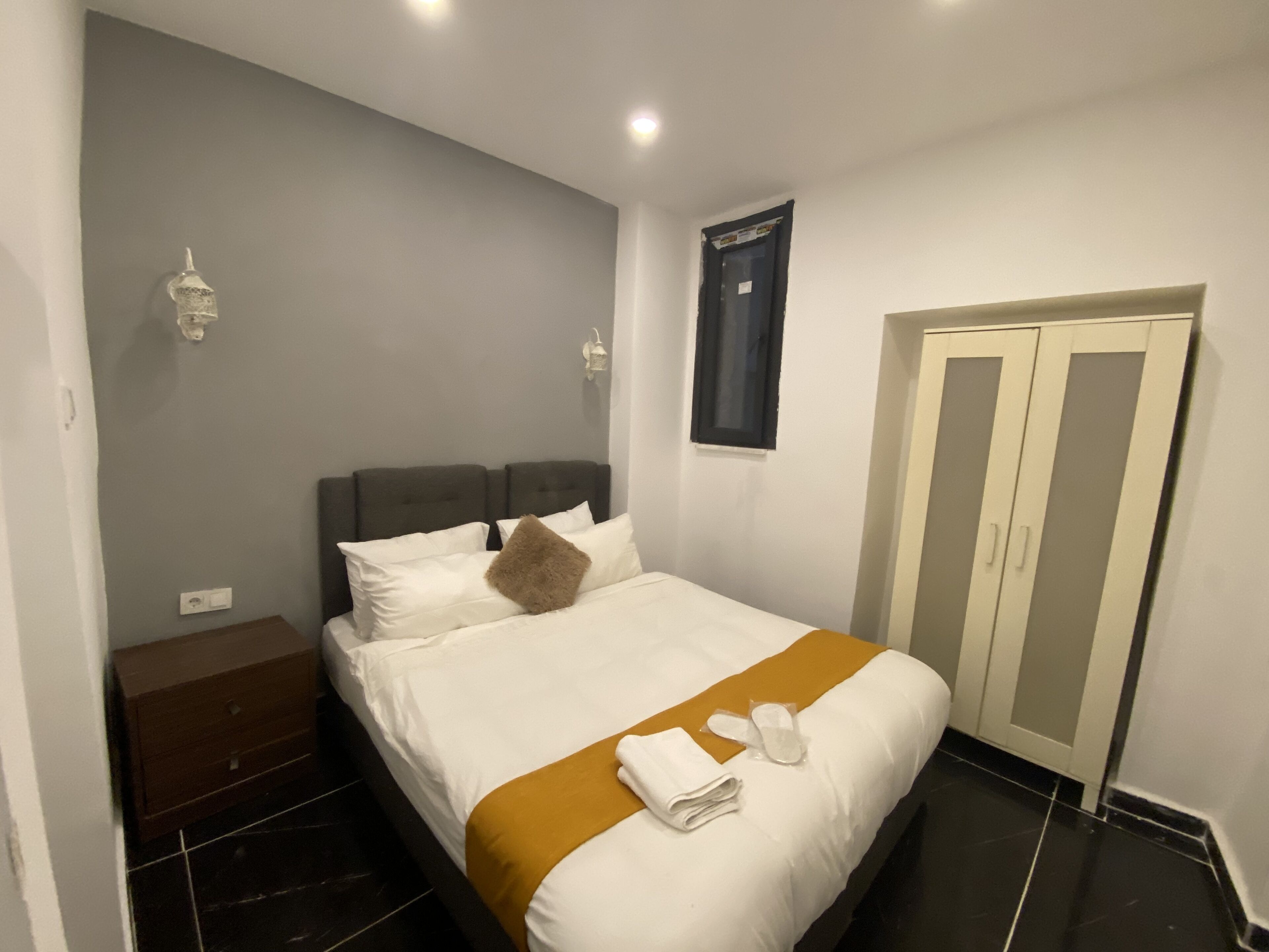 Happy Dreams Apart Hotel