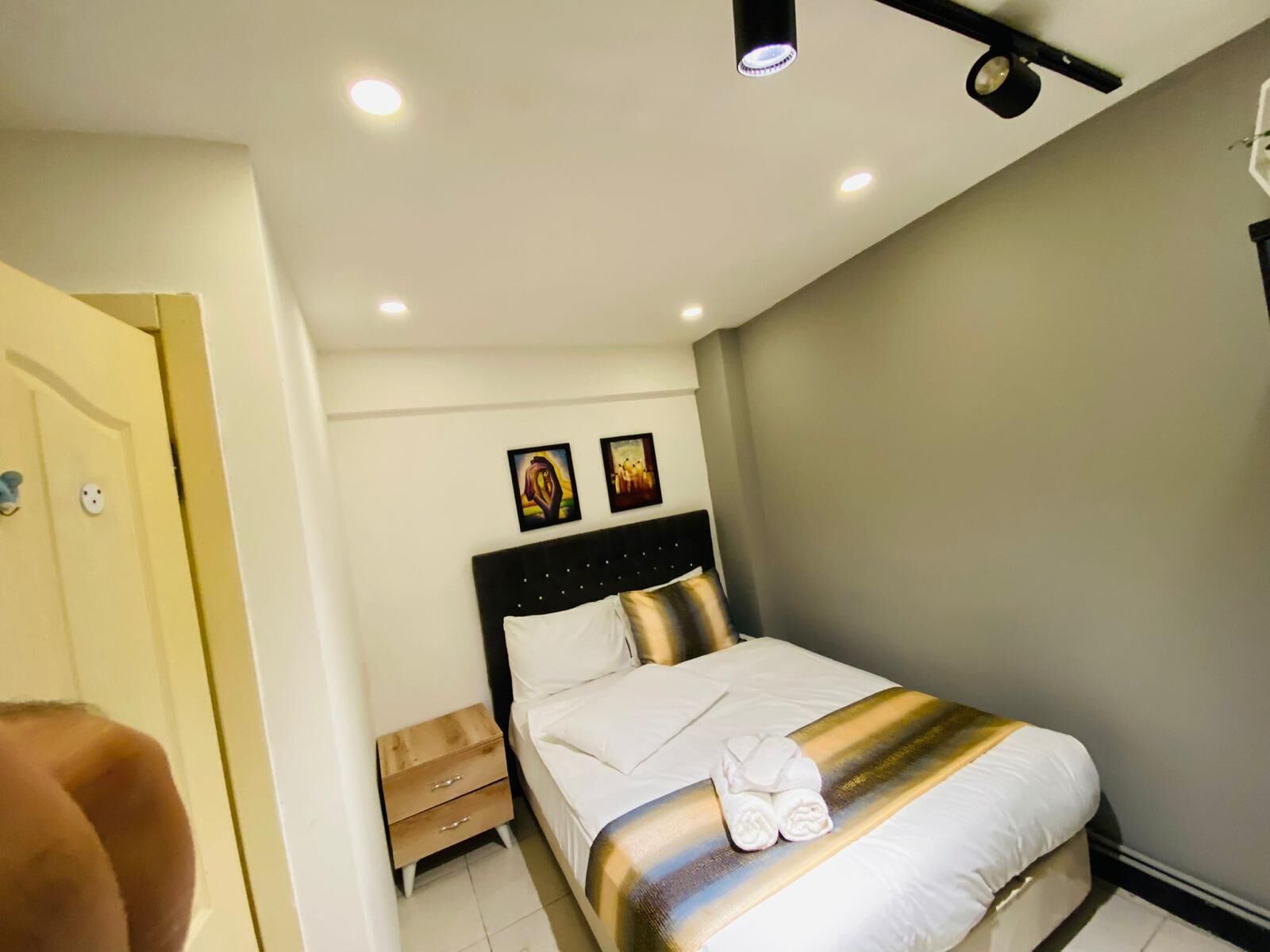 Happy Dreams Apart Hotel