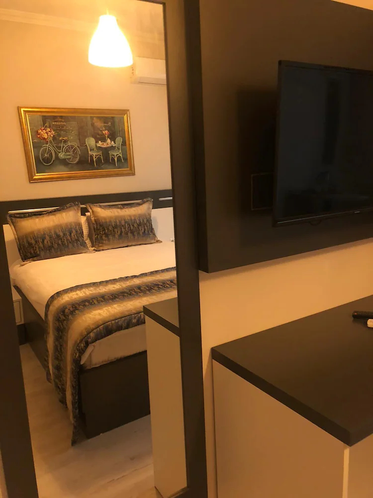 Istanbul Hotel & Suites