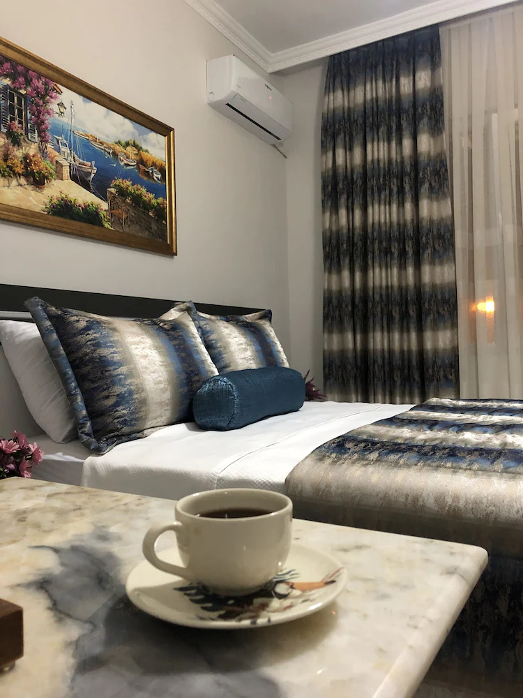 Istanbul Hotel & Suites